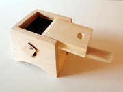 Moxa-Box mit Holzgriff