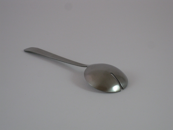 Metalllöffel mit Schlitz